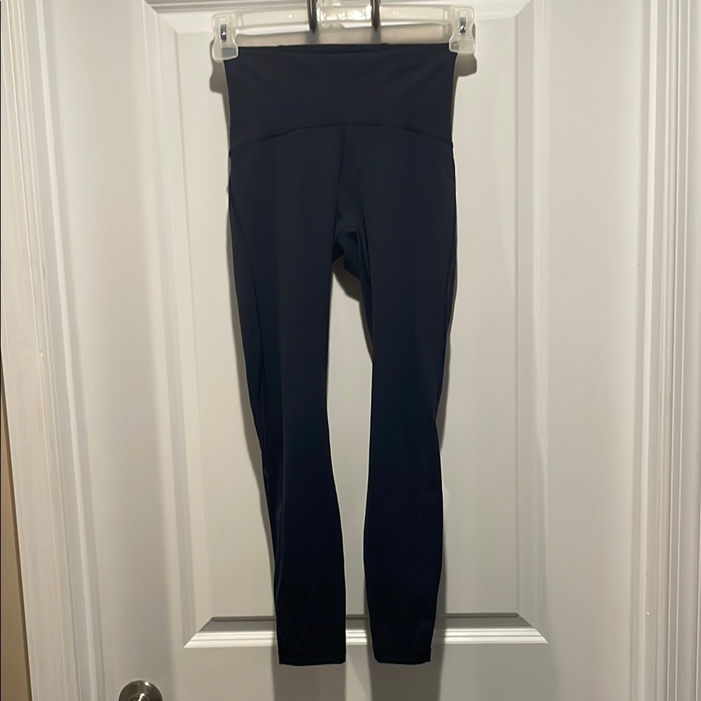 Lululemon leggings woman’s size four (Train times 7/8) Brand new never worn